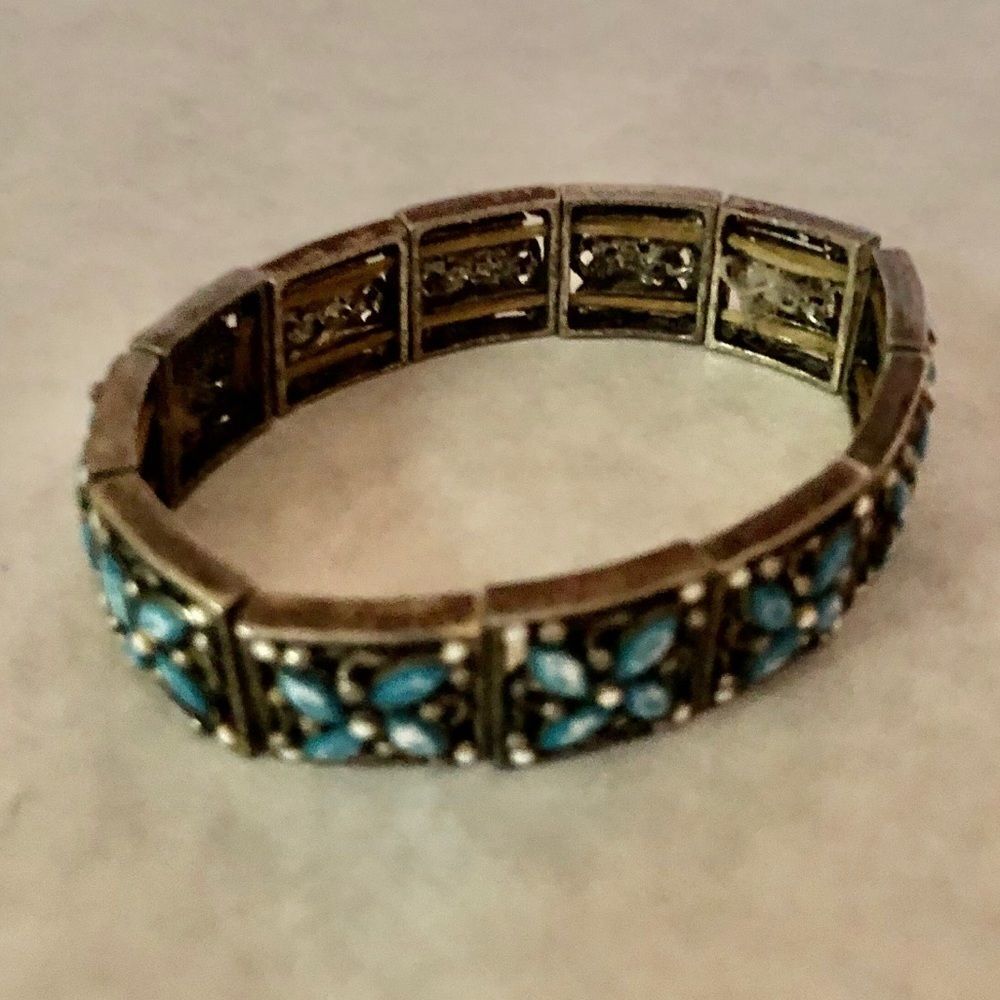 3 Stretch  Bracelets - Picture 3 of 4